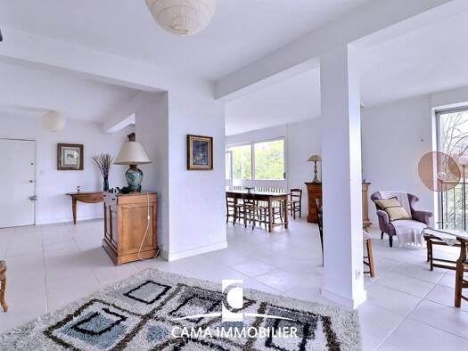 Appartement à vendre 283 500 € 5 pièces 3 chambres 115 m² Étage 3/3 Parc Montaigne-Église Fontenay-le-Fleury 78330