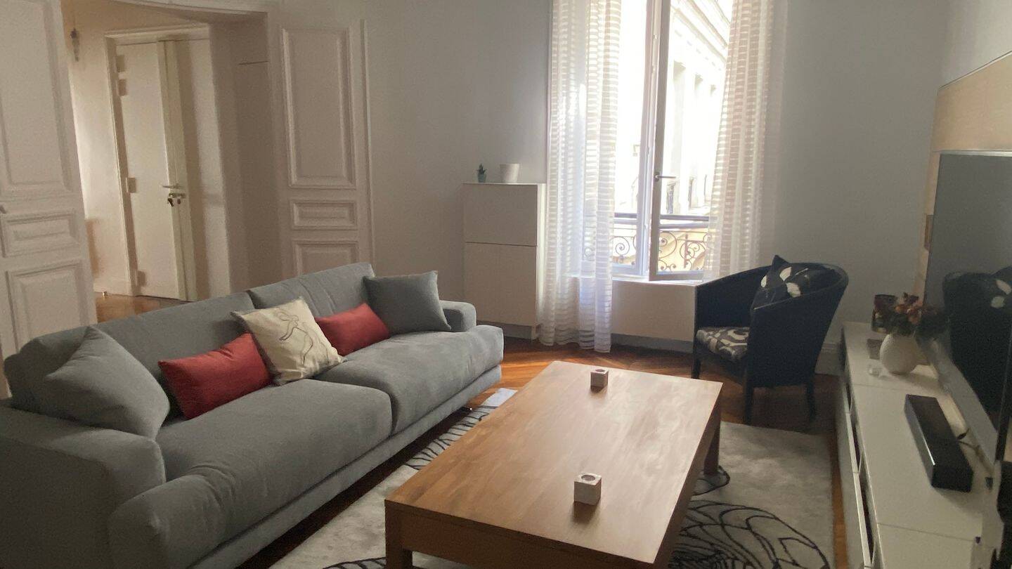 Appartement 2 pièces 64 m² · à Paris 8ème Arrondissement · 64 m² · 2 578 €
