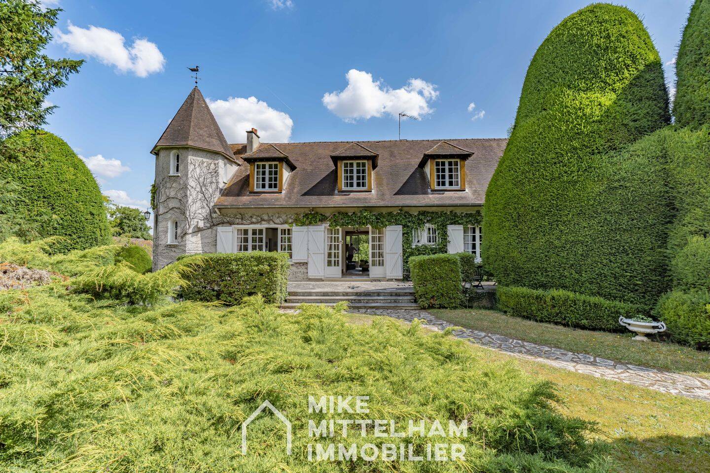 Maison 19 pièces 406 m² · à Montfort-l'Amaury · 406 m² · 798 000 €