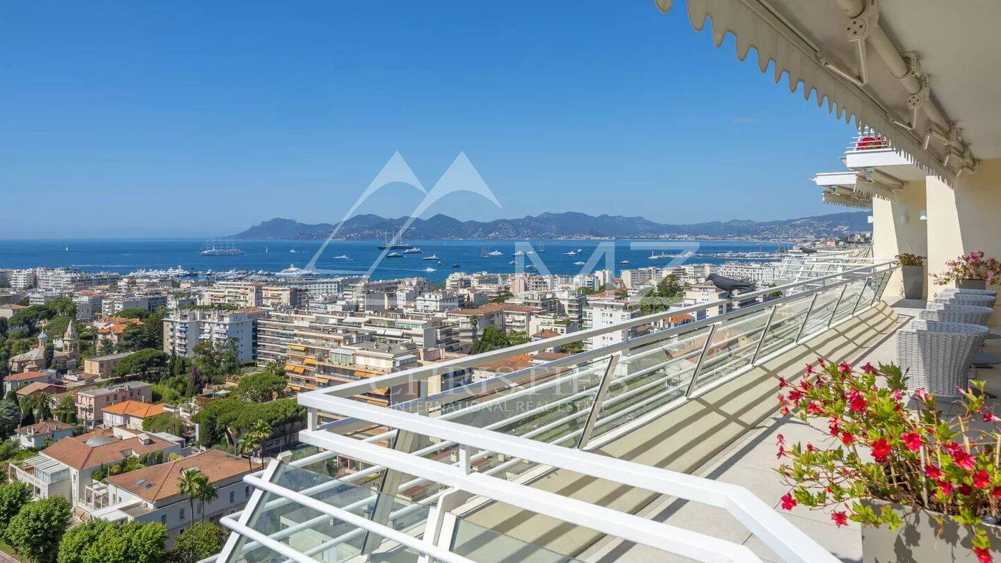 Appartement 10 pièces 425 m² · à Cannes · 424,6 m² · 6 500 000 €