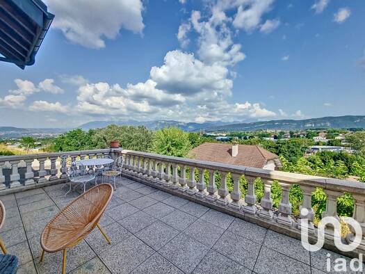 Maison à vendre 760 000 € 5 pièces 3 chambres 190 m² 910 m² de terrain Chavanod 74650