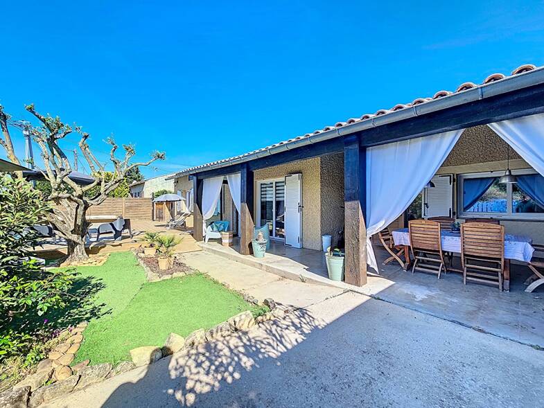 Maison de plain-pied à vendre 350 000 € 3 pièces 2 chambres 98 m² 410 m² de terrain Les Angles 30133