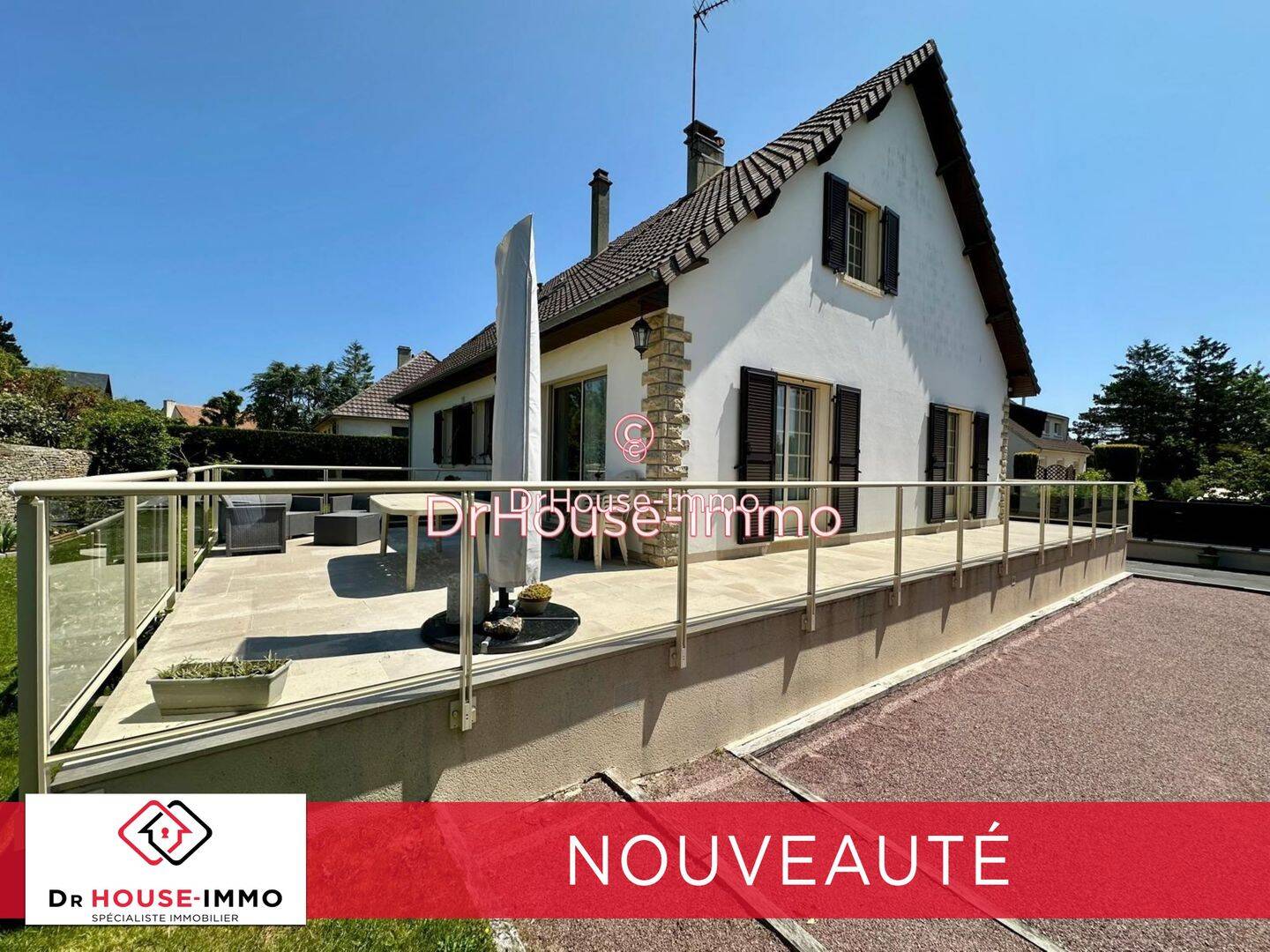 Maison 8 pièces 212 m² · à Douvres-la-Délivrande · 212 m² · 445 000 €
