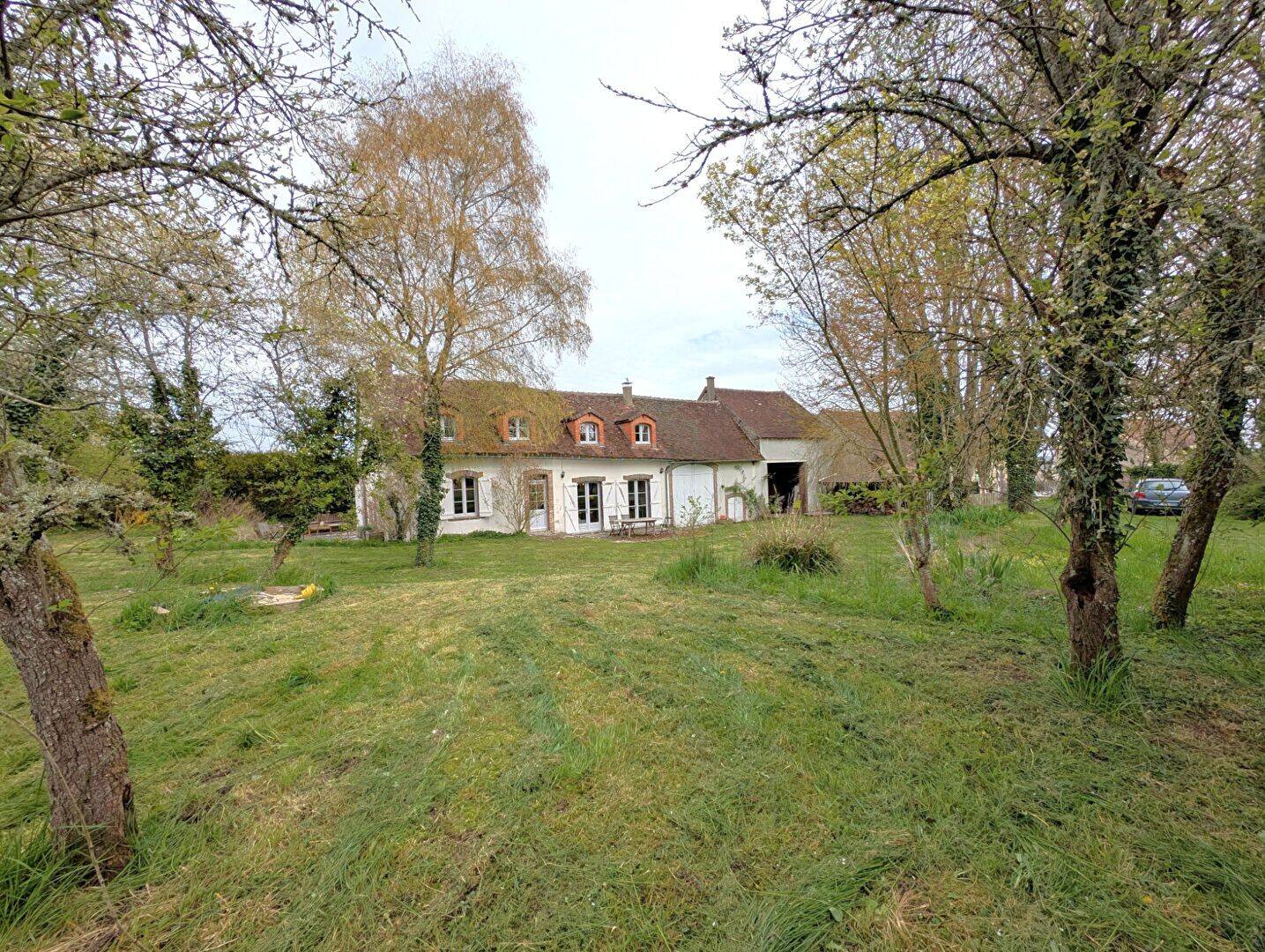 Maison 5 pièces 164 m² · à Montholon · 164 m² · 244 950 €