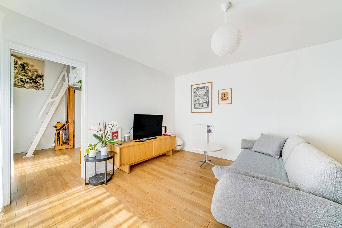 Appartement 2 pièces 52 m² · à Paris 20ème Arrondissement · 52 m² · 2 100 €