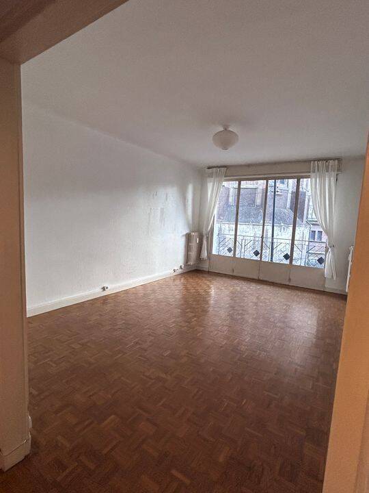 Appartement 3 pièces 77 m² · à Valenciennes · 77 m² · 900 €