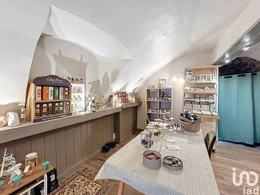 Boutique à vendre 46 500 € 70 m² de surface de vente Champeix 63320