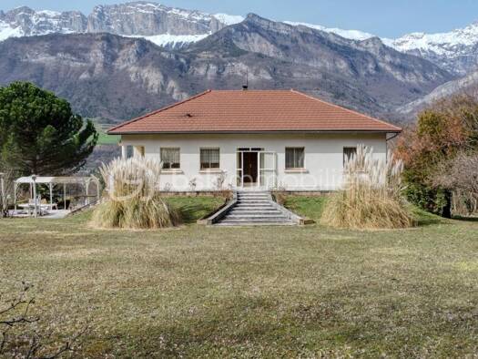 Maison à vendre 360 000 € 5 pièces 3 chambres 146 m² 3 160 m² de terrain Saint-Martin-de-la-Cluze 38650