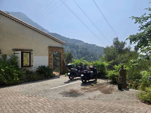 Appartement à vendre 390 000 € 5 pièces 3 chambres 163 m² RDC Menton 06500