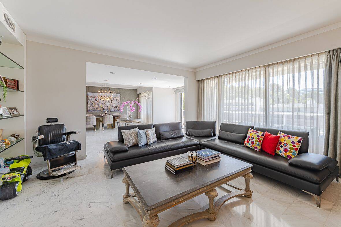 Appartement 6 pièces 196 m² · à Marseille 8ème Arrondissement · 196 m² · 1 250 000 €