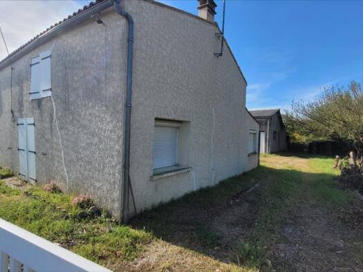 Maison à vendre 131 250 € 4 pièces 3 chambres 125 m² 985 m² de terrain L'Île-d'Elle 85770