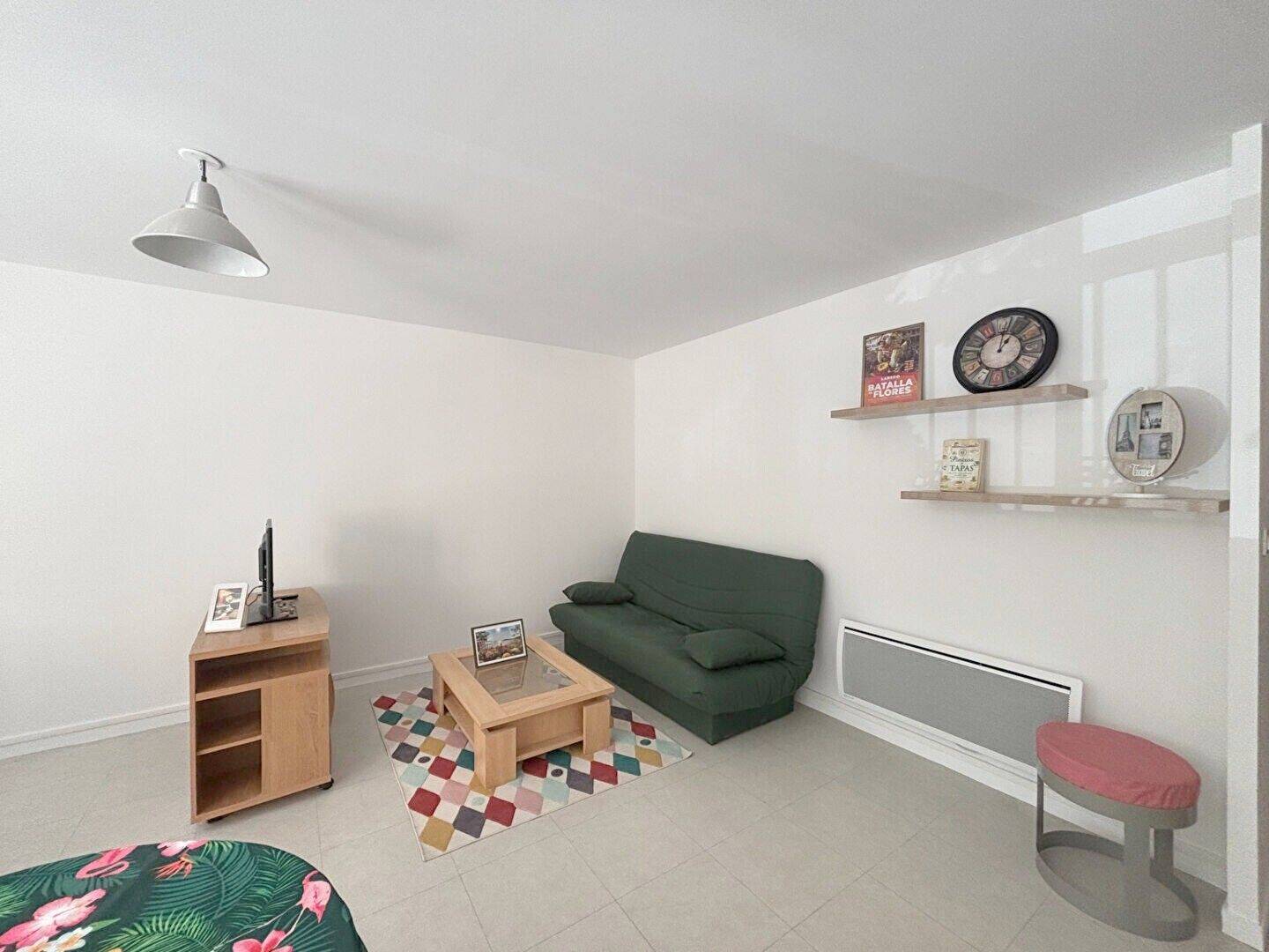 Appartement 3 pièces à louer Non Meublé (meubles à disposition) — 3