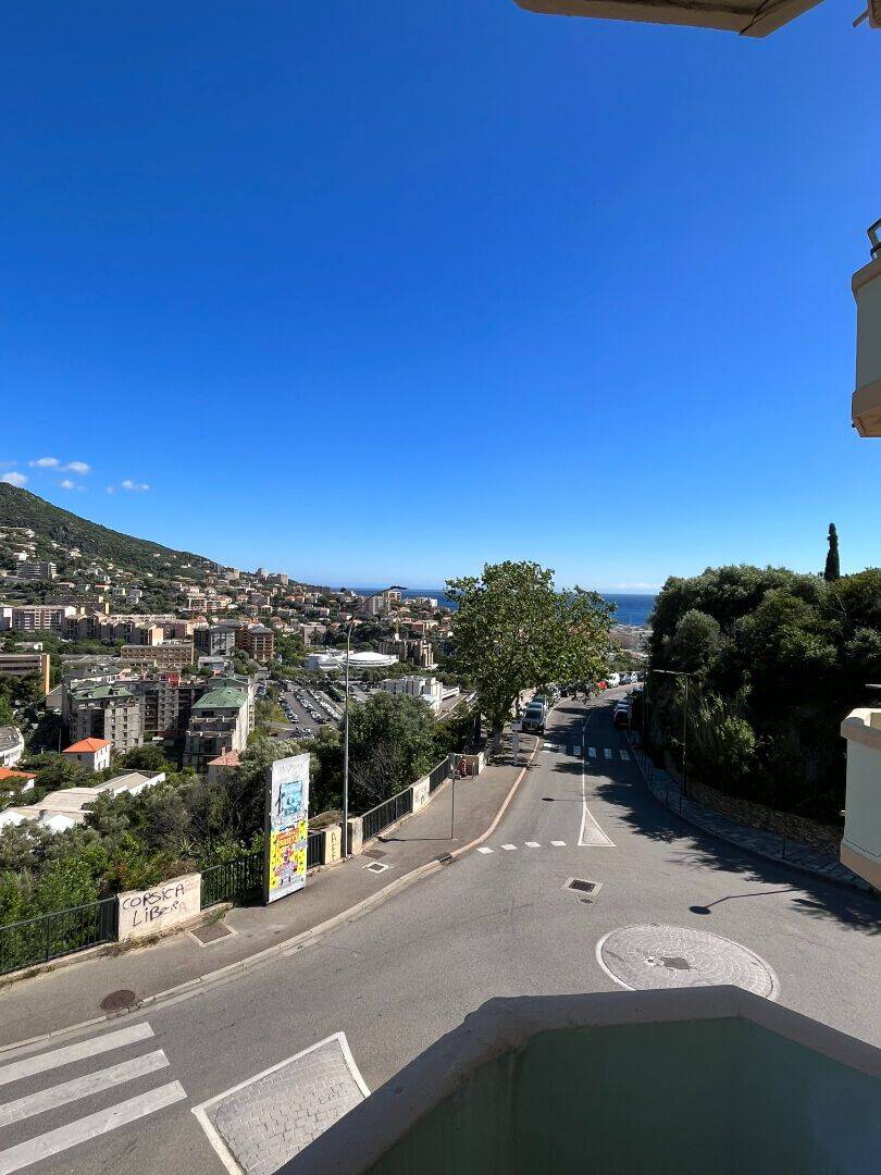 Appartement 3 pièces 85 m² · à Bastia · 85 m² · 235 000 €