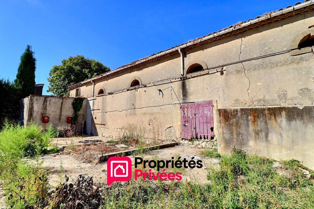 Maison 1 pièce 225 m² · à Uzès · 225 m² · 180 000 €