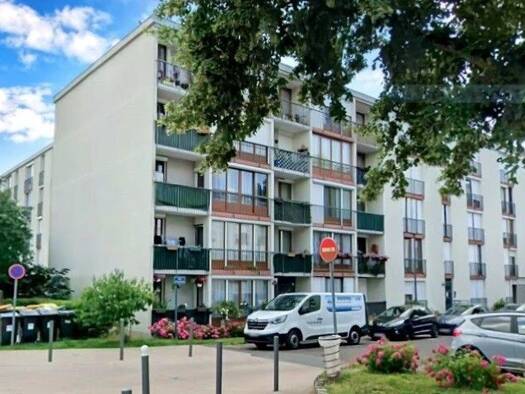 Appartement à vendre 73 000 € 3 pièces 2 chambres 76,1 m² Étage 4/4 Argentine Beauvais 60000