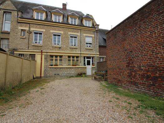 Immeuble à vendre 213 000 € 182 m² Écouis 27440