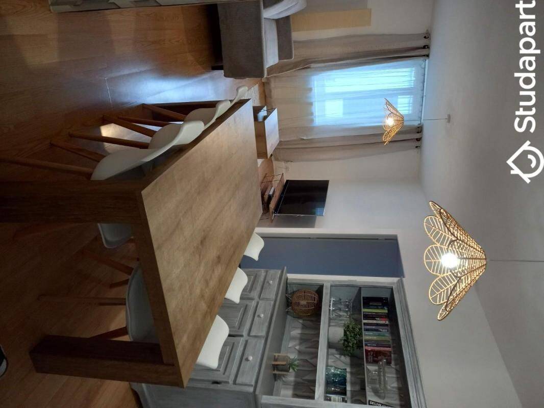 1 pièce 10 m² · à Gueugnon · 10 m² · 485 €