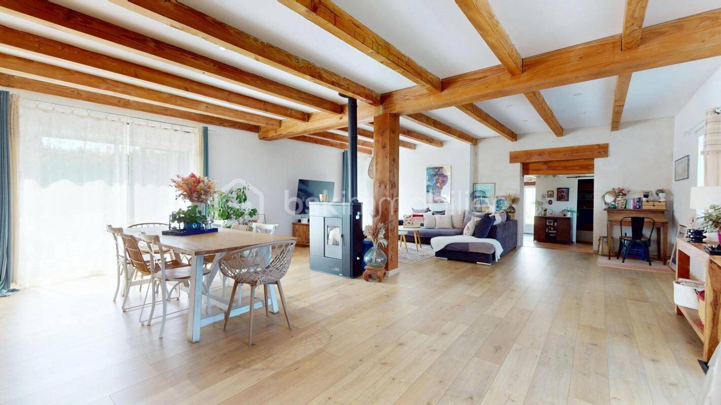 Maison 5 pièces 141 m² · à La Gripperie-Saint-Symphorien · 141 m² · 295 000 €