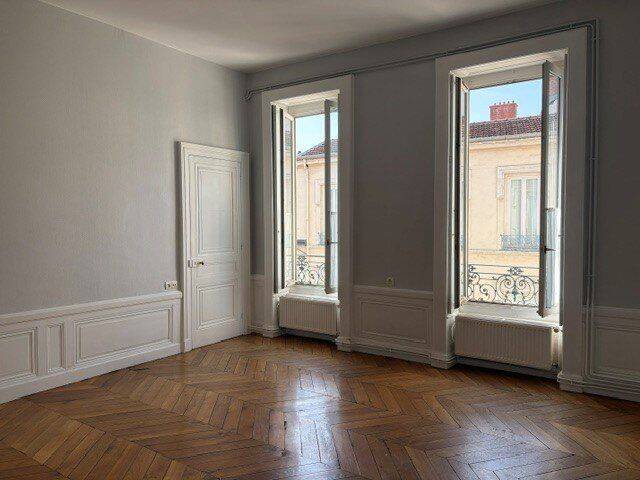 Appartement 5 pièces 105 m² · à Lyon 6ème Arrondissement · 105 m² · 1 720 €