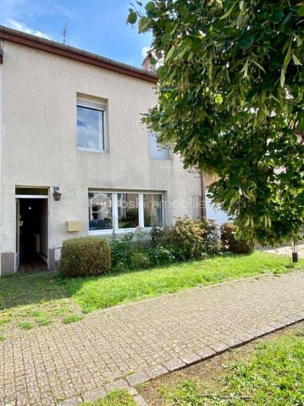Maison 7 pièces 148 m² · à Bénestroff · 148 m² · 37 000 €