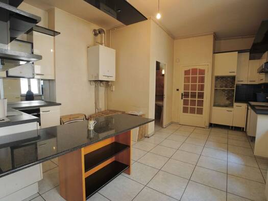 Appartement à vendre 180 000 € 3 pièces 2 chambres 78 m² RDC Grenoble 38000