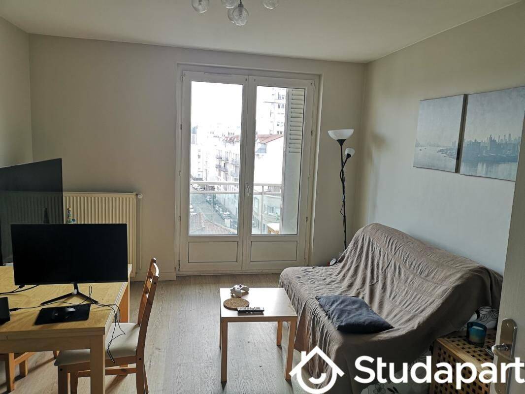 1 pièce 9 m² · à Saint-Étienne · 9 m² · 308 €/mois
