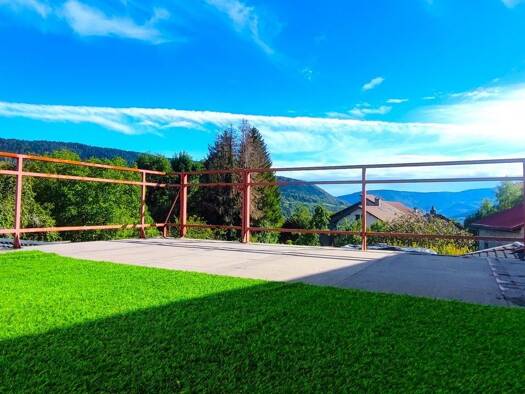 Maison à vendre 329 000 € 9 pièces 7 chambres 360 m² 930 m² de terrain Échallon 01130