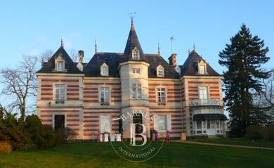 Maison à vendre 1 950 000 € 11 pièces 5 chambres 470 m² 30 000 m² de terrain Neuville-sur-Sarthe 72190