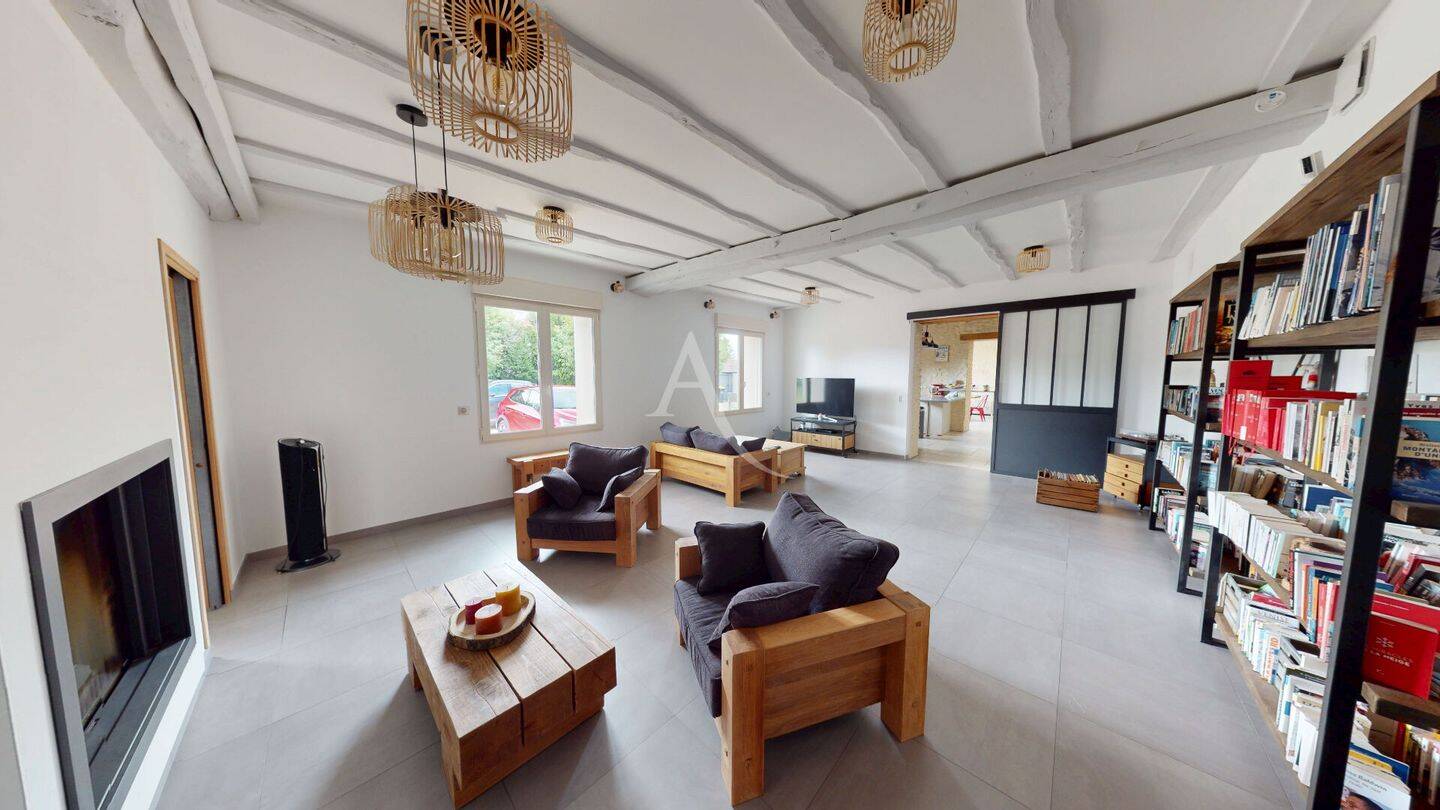 Maison 9 pièces 318 m² · à Neuville-de-Poitou · 318 m² · 449 000 €
