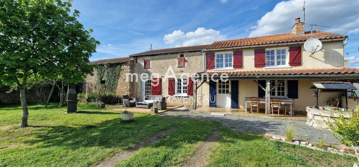 Maison 6 pièces 136 m² · à Thouars · 136 m² · 137 000 €