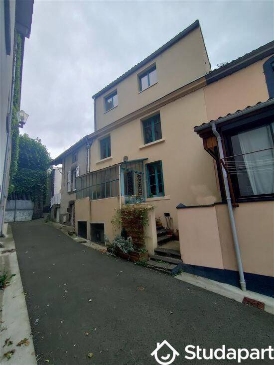 1 pièce 17 m² · à Romagnat · 17 m² · 400 €
