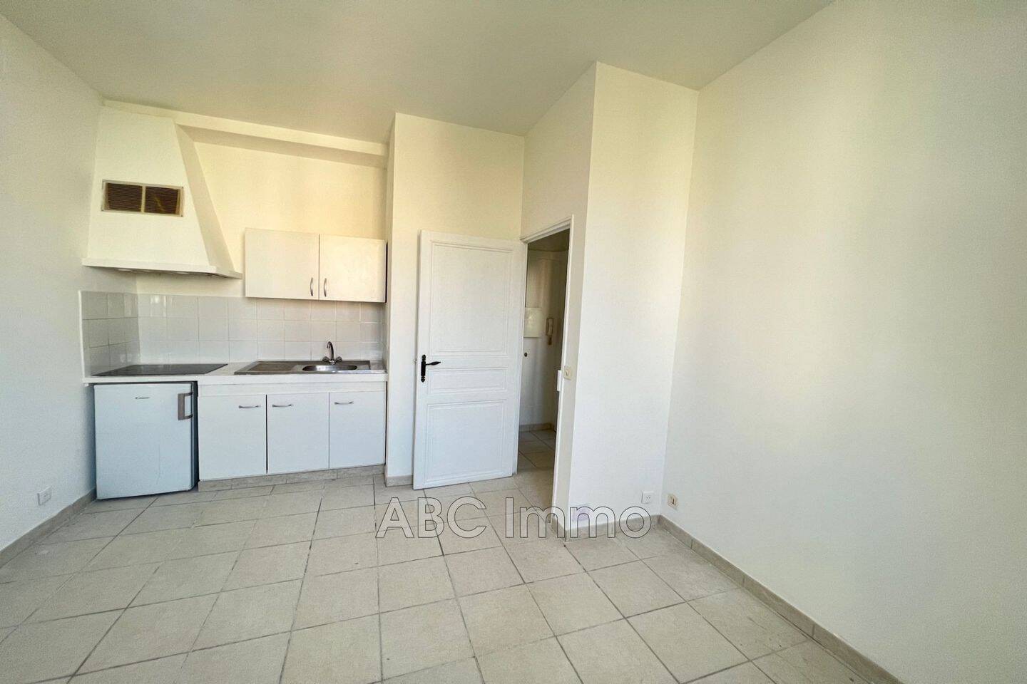 Appartement 2 pièces 27 m² · à Aix-en-Provence · 27,2 m² · 715 €/mois
