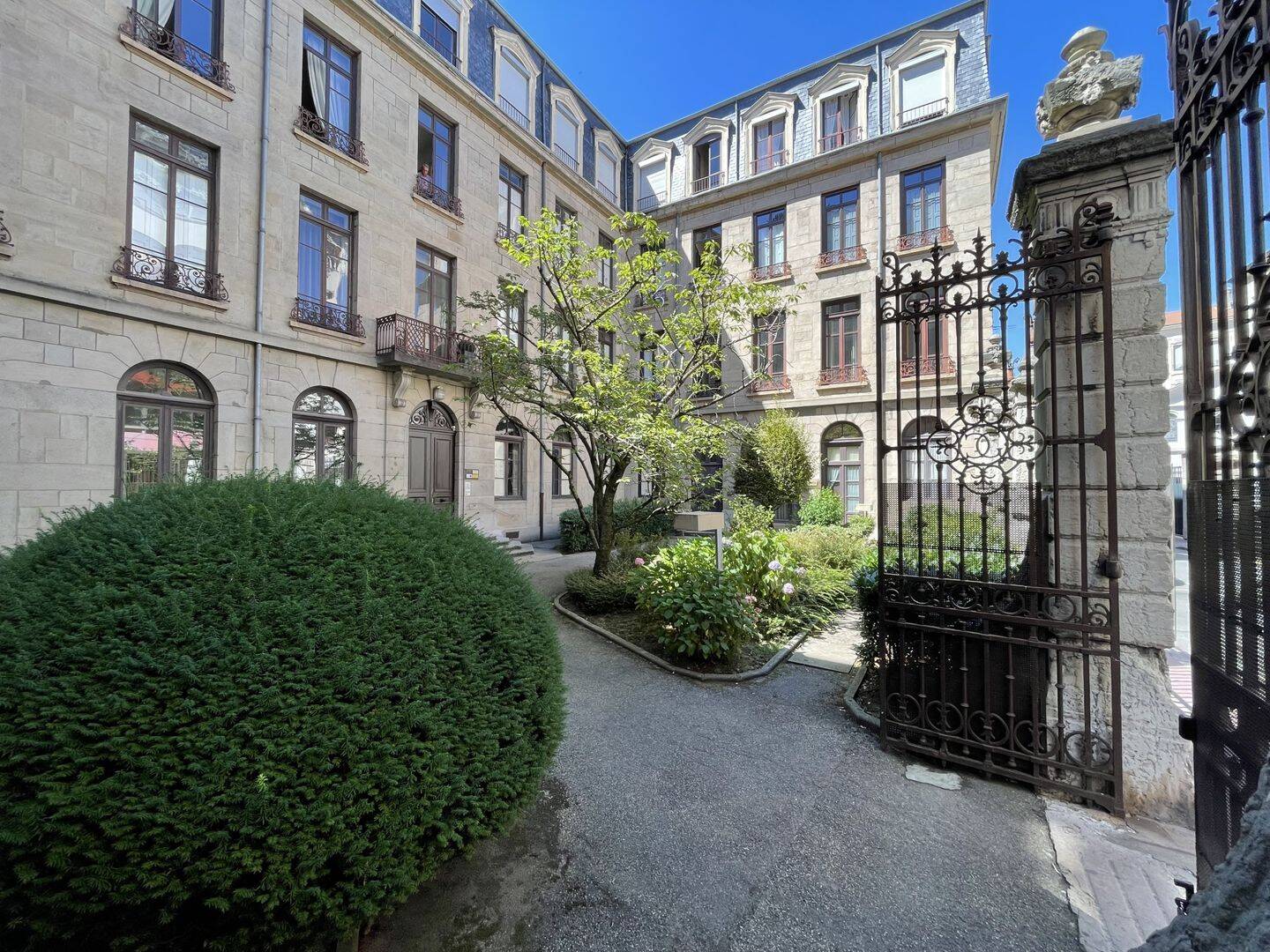 Appartement 6 pièces 158 m² · à Saint-Étienne · 158,2 m² · 189 000 €