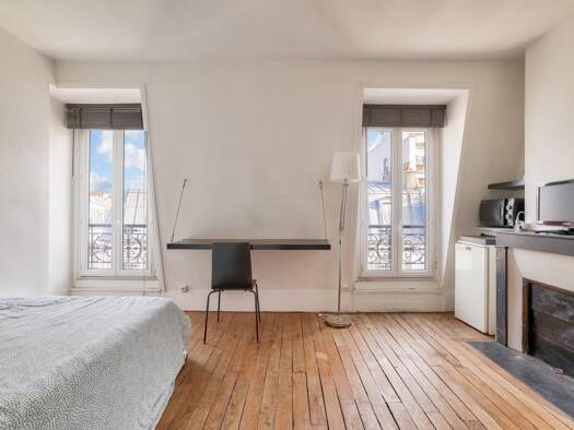 Appartement à vendre - Première occupation 325 000 € 2 pièces 1 chambre 34 m² Étage 6/6 Secrétan Paris 19ème arrondissement 75019