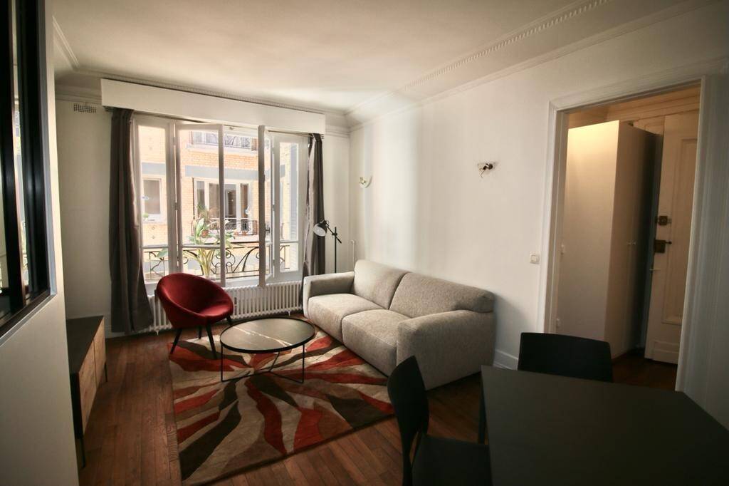 Appartement 2 pièces 33 m² · à Paris 16ème Arrondissement · 32,5 m² · 1 670 €