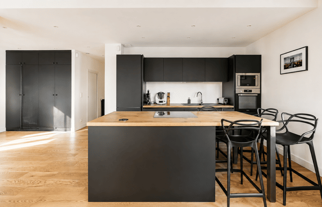Appartement 4 pièces 104 m² · à Lyon 6ème Arrondissement · 104 m² · 2 490 €