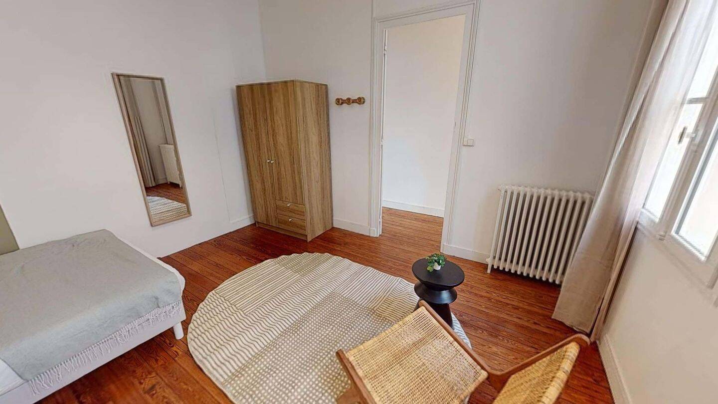 1 pièce 15 m² · à Bordeaux · 15 m² · 700 €/mois