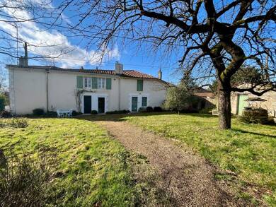 Mas à vendre 149 000 € 8 pièces 6 chambres 137 m² 1 000 m² de terrain Sainte-Hermine 85210