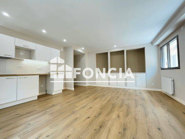 Appartement 3 pièces 77 m² · à Toulon · 76,9 m² · 917 €