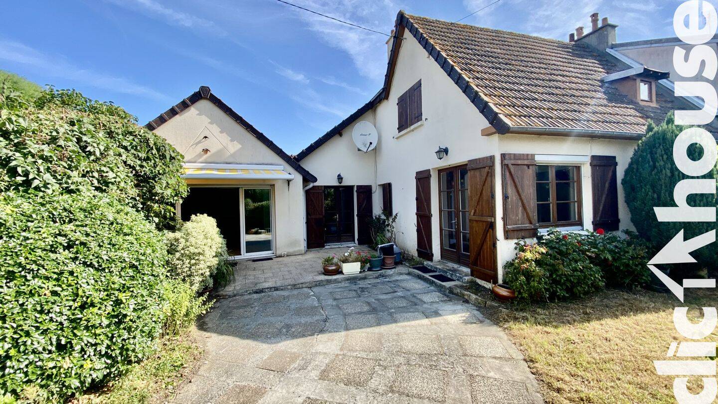 Maison 7 pièces 160 m² · à Bernières-sur-Mer · 160 m² · 298 000 €