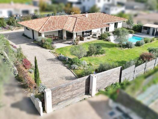 Maison de plain-pied à vendre 900 000 € 5 pièces 4 chambres 163 m² 1 500 m² de terrain Bastelicaccia 20129