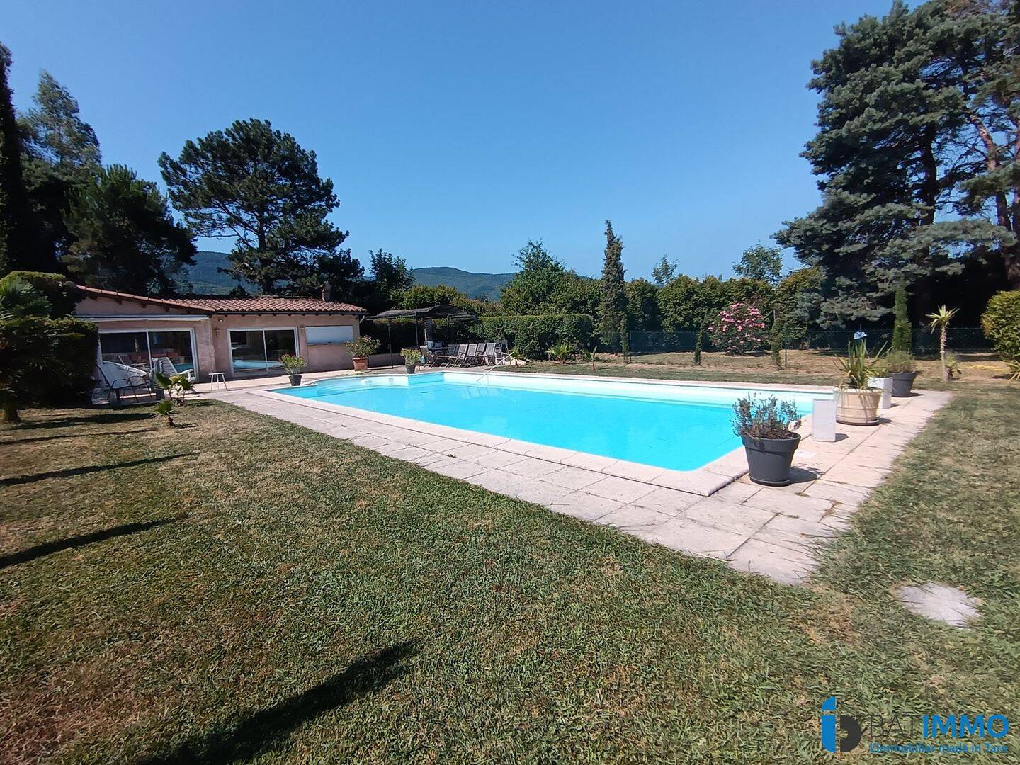 Maison 10 pièces 300 m² · à Aussillon · 300 m² · 775 000 €
