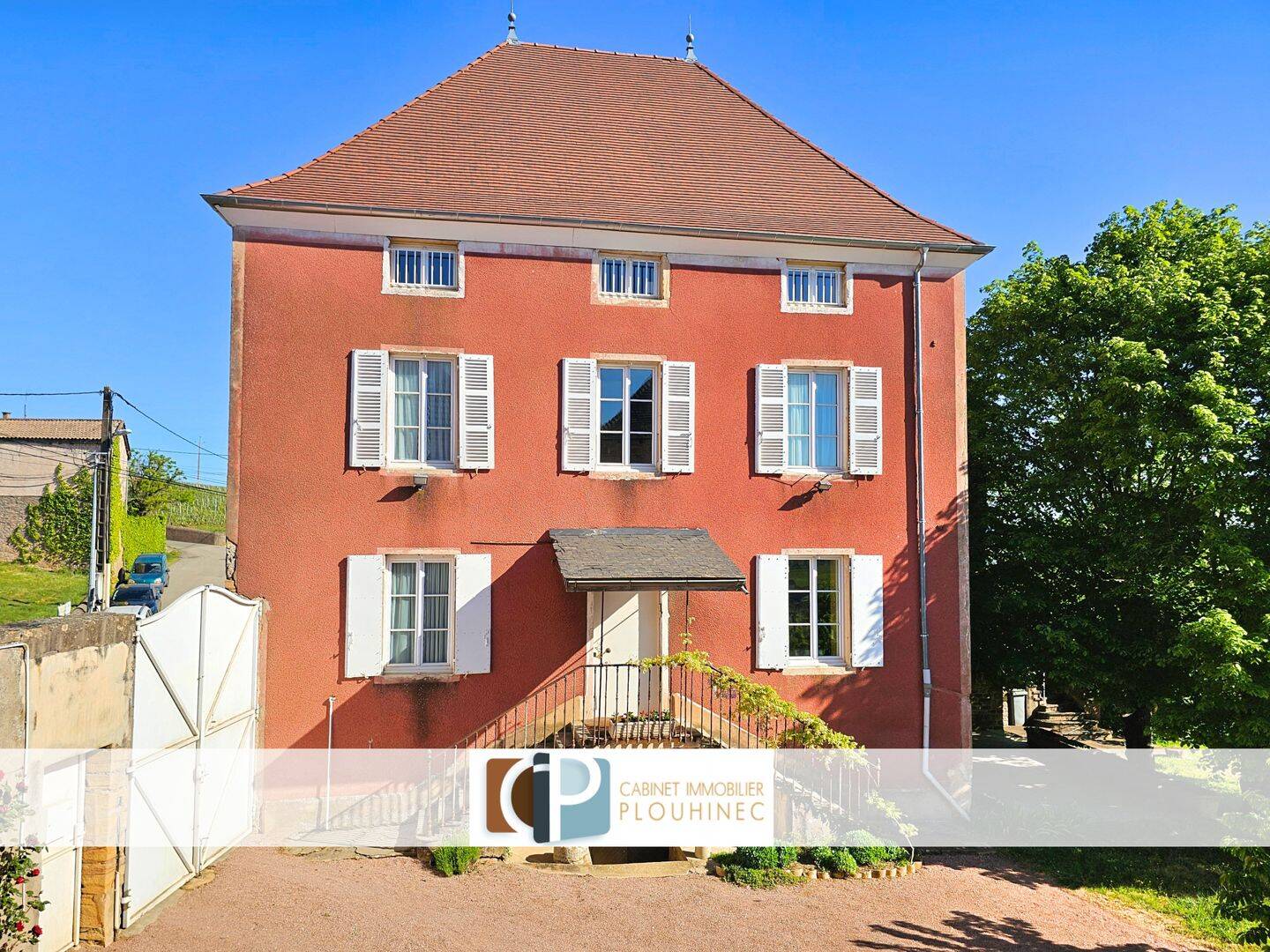 Maison 10 pièces 220 m² · à Solutré-Pouilly · 220 m² · 430 000 €