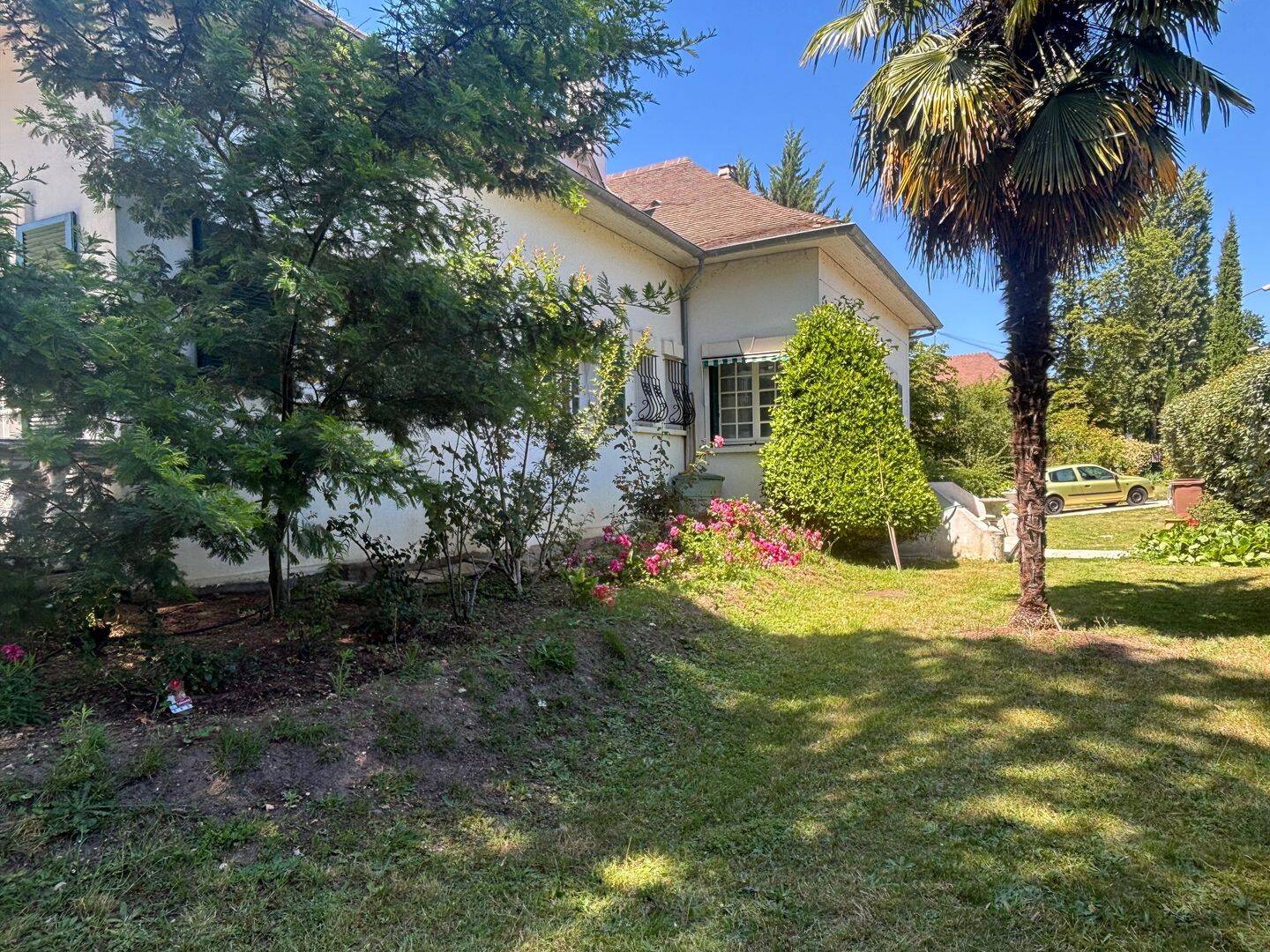 Maison 8 pièces 219 m² · à Le Vésinet · 219 m² · 4 400 €/mois