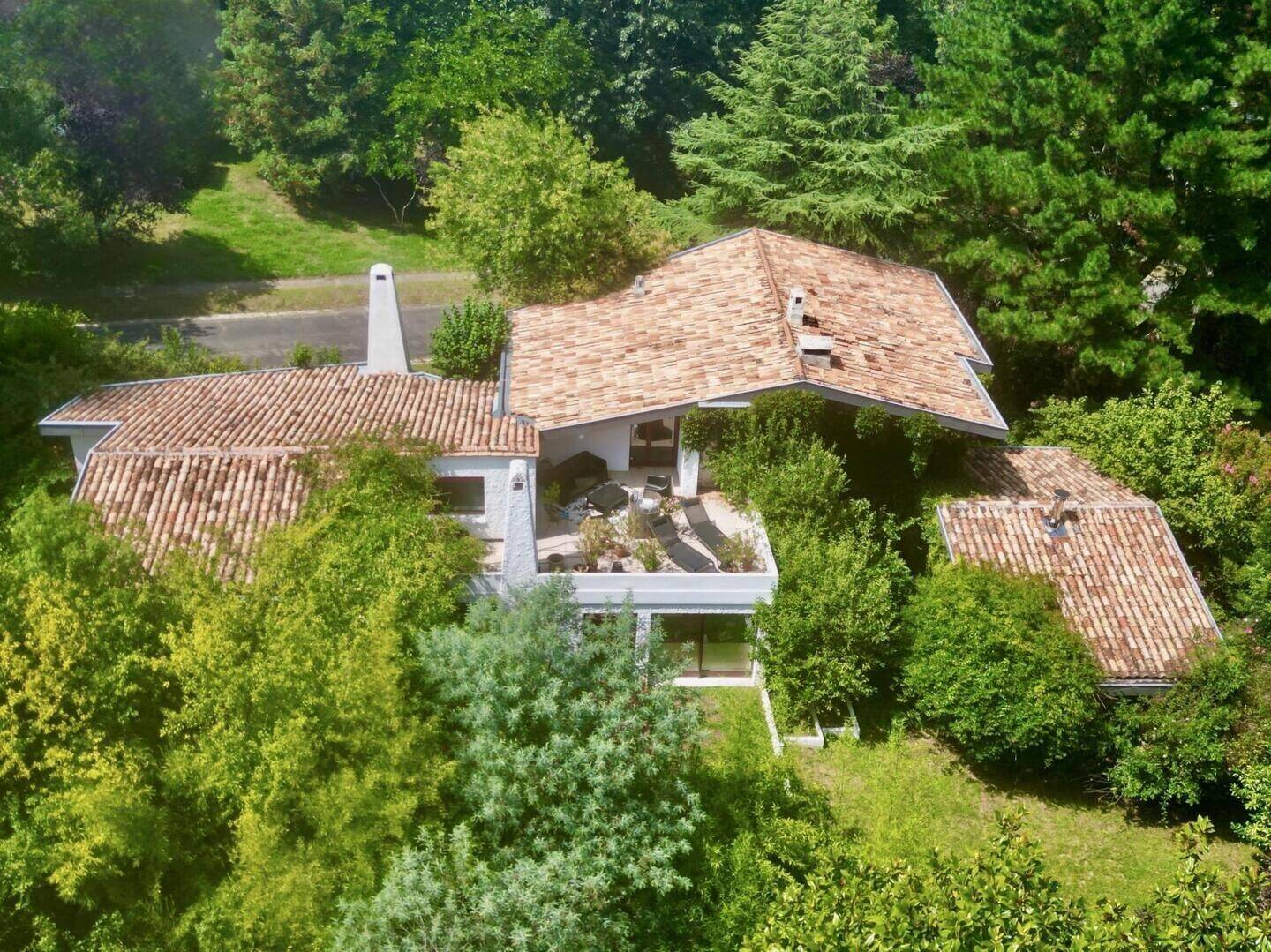 Maison 8 pièces 280 m² · à Bouliac · 280 m² · 945 000 €