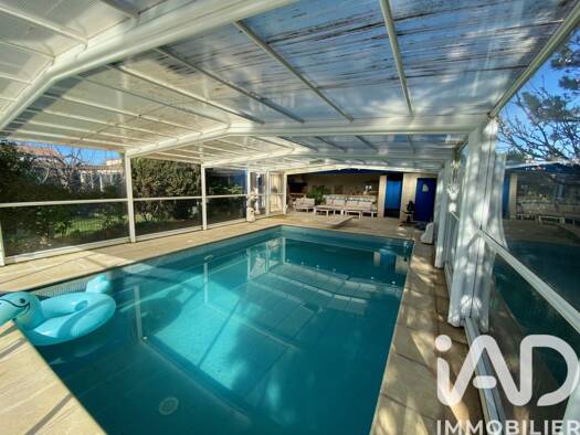 Maison à vendre 485 000 € 9 pièces 4 chambres 212 m² 1 778 m² de terrain Exterieur Bédarrides 84370