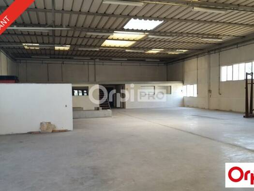 Local d'activités à louer 4 800 € 780 m² d'espace de stockage Romans-sur-Isère 26100