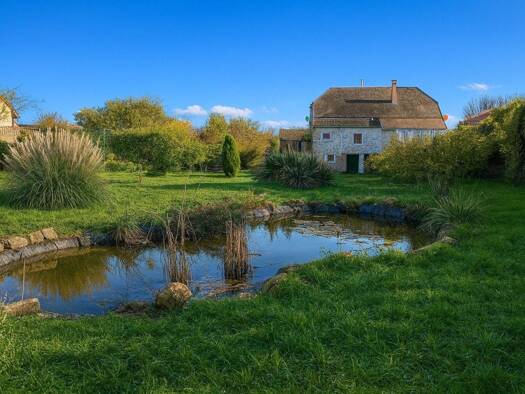 Maison à vendre 379 847 € 7 pièces 5 chambres 200 m² 4 515 m² de terrain Mézières-sur-Oise 02240