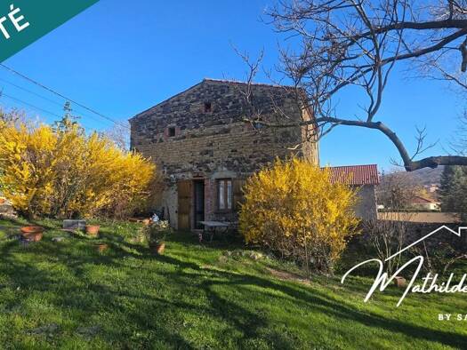 Maison à vendre 129 900 € 3 pièces 2 chambres 84 m² 1 818 m² de terrain Gignat 63340