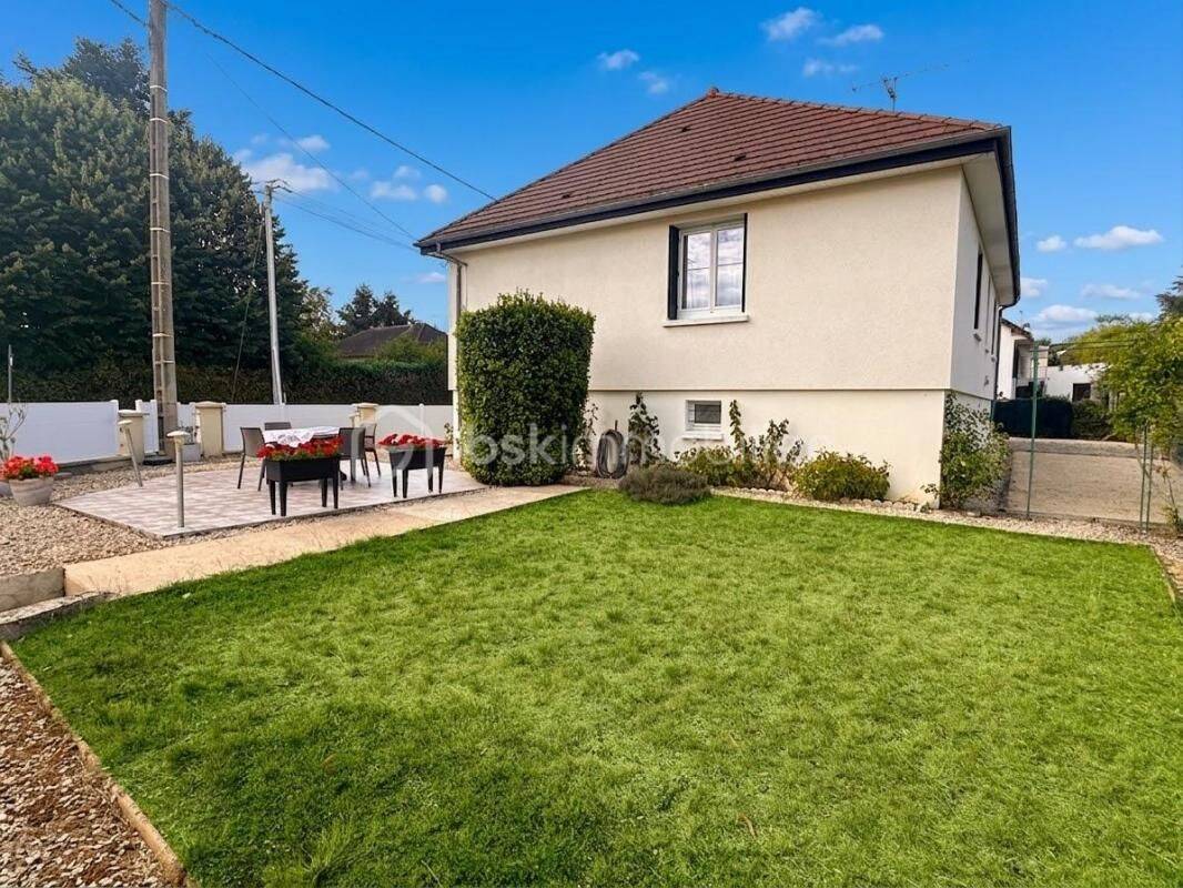 Maison 6 pièces 120 m² · à Laroche-Saint-Cydroine · 120 m² · 150 000 €